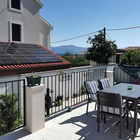 Holiday home House Bugenvilla Dtosi *